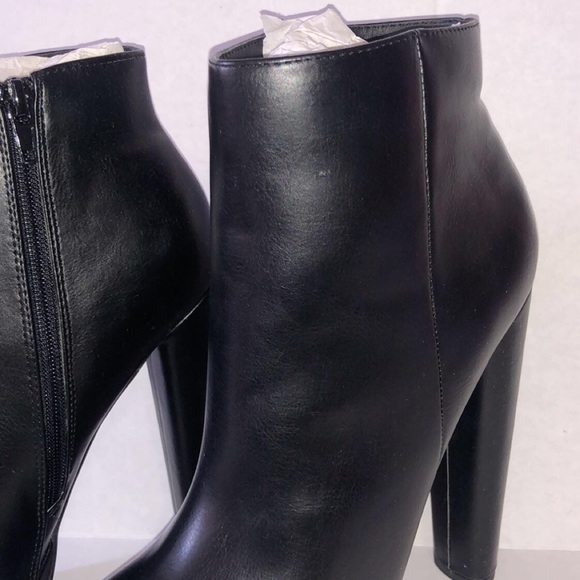 Black Platform Boots - Picture 5 of 7